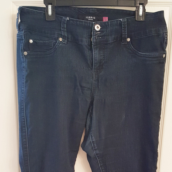 TORRID Stretch Dark Blue Denim Jeans 14T - Picture 1 of 3